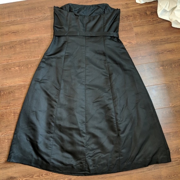 [Banana Republic] 100% Silk Black Cocktail Dress - Picture 3 of 7